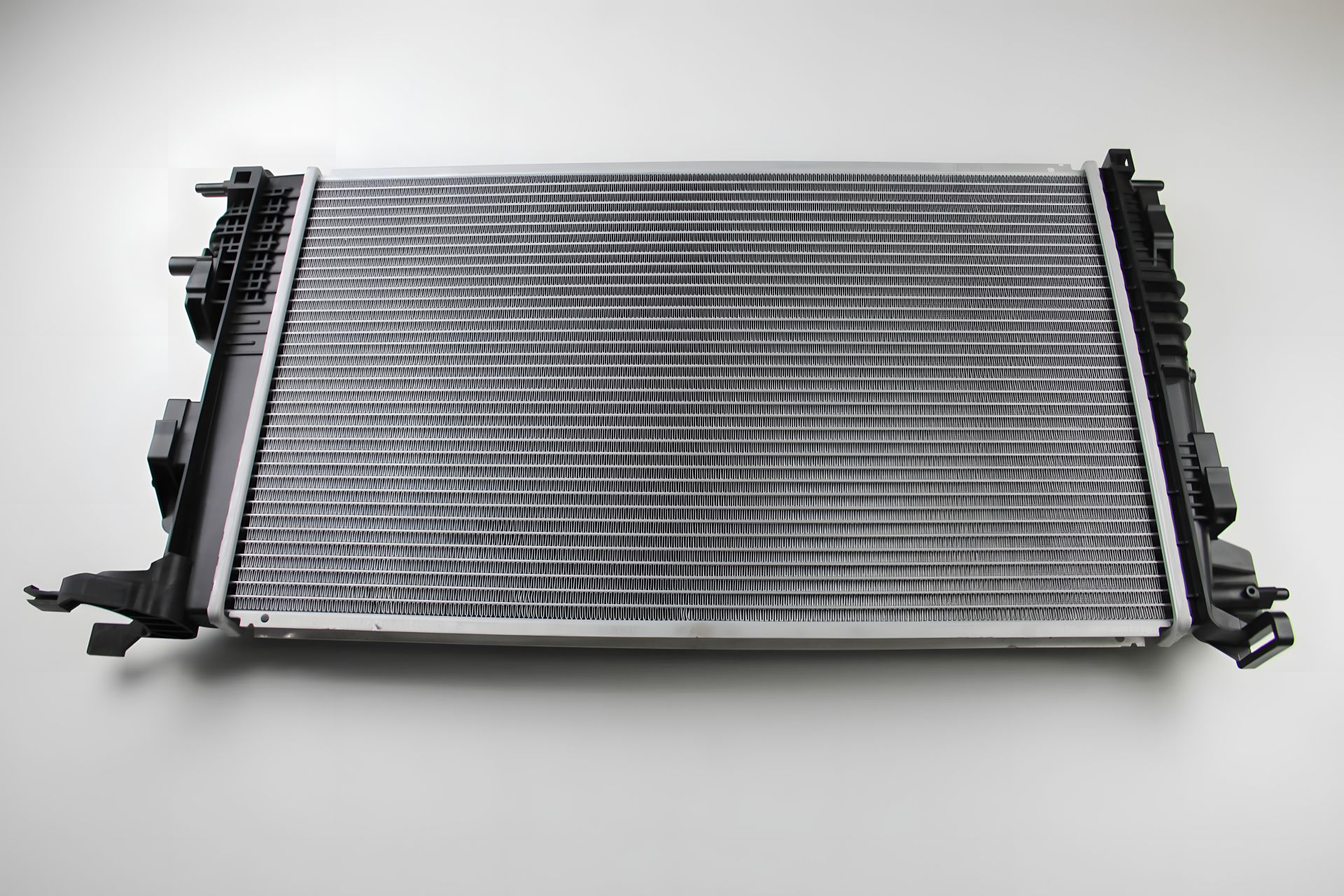 Радиатор воды MEGANE/SCENIC 1.4i/1.5dCi 08- (382x628x27), ASAM (56887) Радиатор воды MEGANE/SCENIC 1.4i/1.5dCi 08- (382x628x27), ASAM (56887)