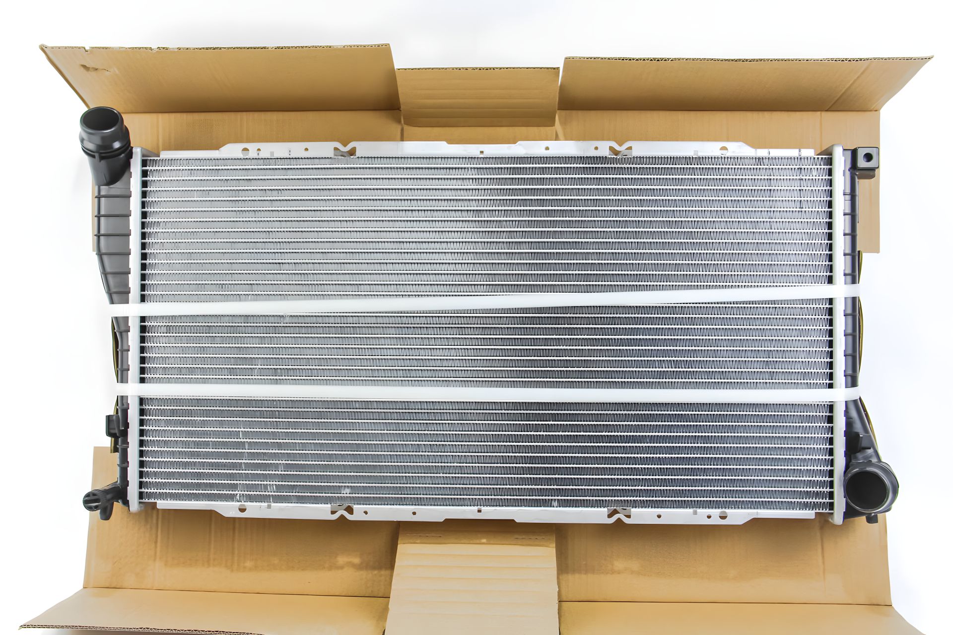 Радиатор охлаждения двигателя для E39/E38 94-, LORO (0040170033B) Радиатор охлаждения двигателя для E39/E38 94-, LORO (0040170033B)