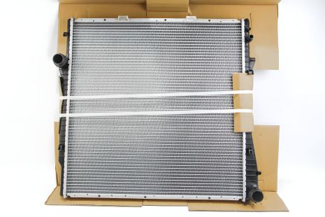 Охолодження двигуна радіатор E53/ 3.0d-3.0i 00-, LORO (0040170025B)