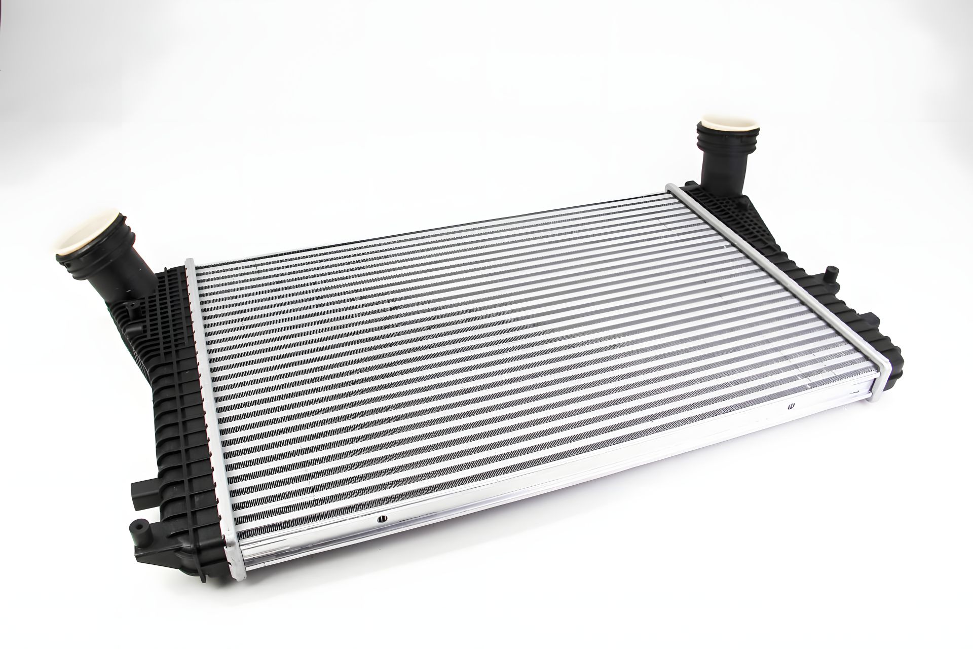 Интеркулер Caddy 04-/Golf V/Octavia, MAHLE/KNECHT (CI83000S) Интеркулер Caddy 04-/Golf V/Octavia, MAHLE/KNECHT (CI83000S)