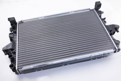 Водний радіатор T5 1.9tdi/2.0i 03-15 (+/- AC) (710x470x32), JP Group (1114207700)