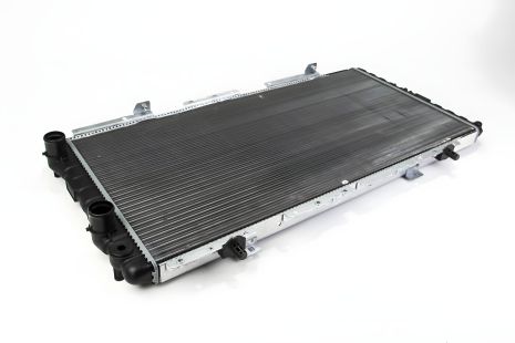 Двигуна охолодження радіатор Ducato/Jumper 94-06 (Premium Line! OE), MAHLE/KNECHT (CR33000P) Двигуна охолодження радіатор Ducato/Jumper 94-06 (Premium Line! OE), MAHLE/KNECHT (CR33000P)