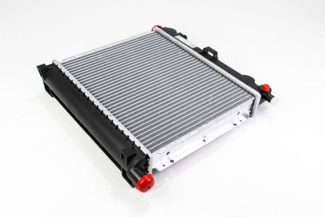 Радіатор охолодження двигуна W201/ W124 1.8-2.3 82-93, Mahle/ Knecht (CR235000S)