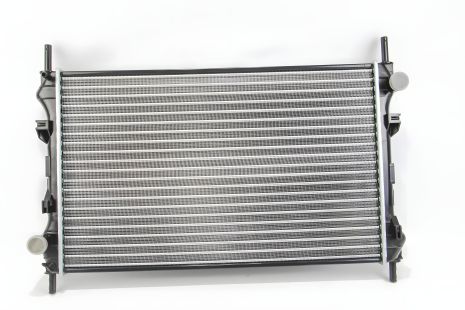Охолоджуючий радіатор двигуна для Transit 2.4 D 00-06, LORO (0170170033)