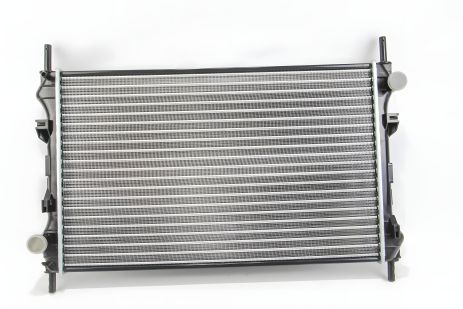Охолоджуючий радіатор двигуна для Transit 2.4 D 00-06, LORO (0170170033) Охолоджуючий радіатор двигуна для Transit 2.4 D 00-06, LORO (0170170033)