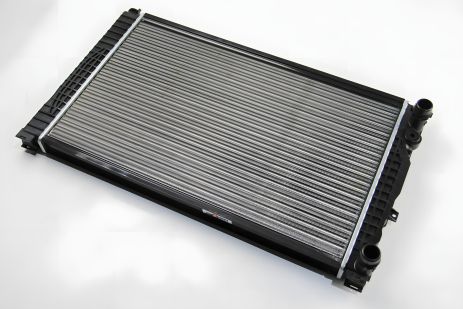 Охолоджуючий радіатор для A6/Passat/Superb (+AC) від JP Group (1114204700)