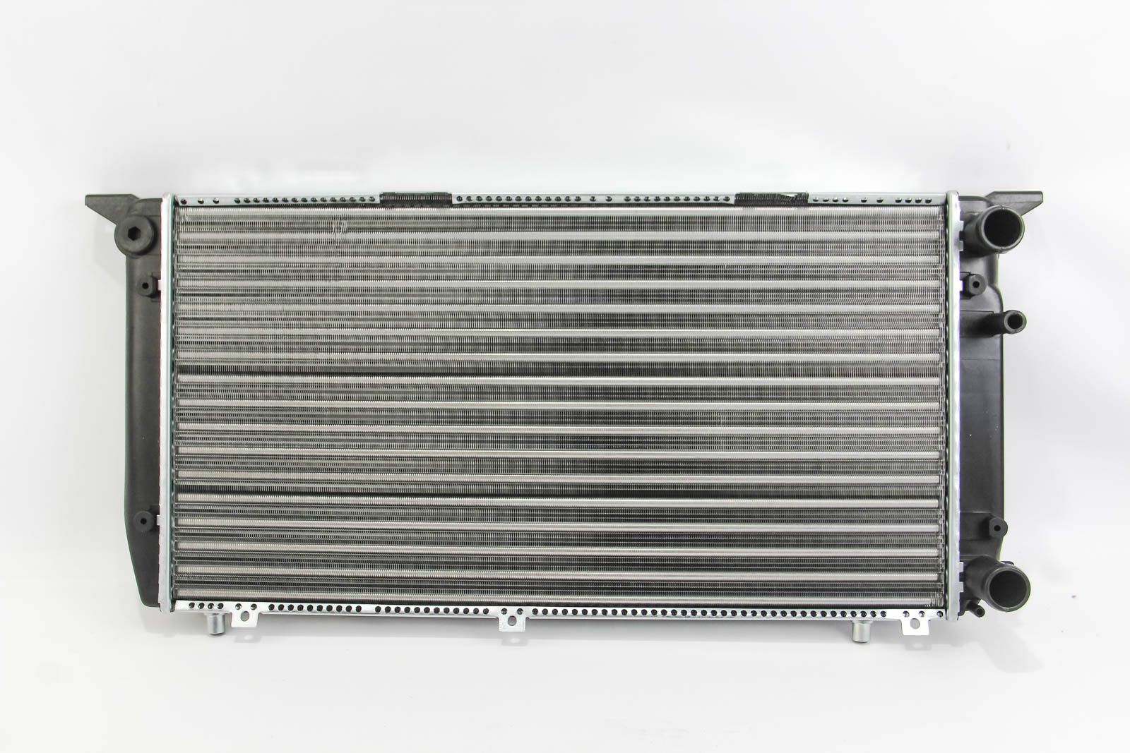 Радіатор охолодження двигуна AUDI80/901/6 86-94, LORO (0030170010) Радіатор охолодження двигуна AUDI80/901/6 86-94, LORO (0030170010)