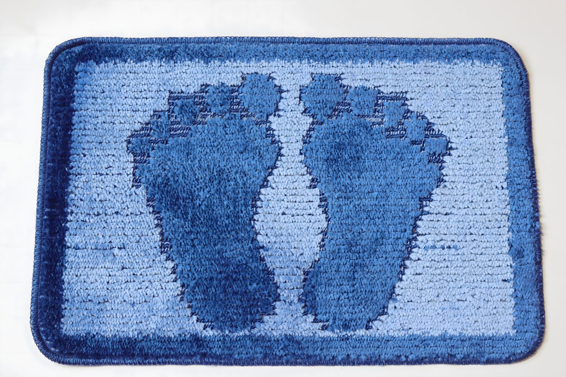 Килимок для ванної/туалету "Ноги" 40*60 см Vonaldi 1725/ blue legs (Синий) Килимок для ванної/туалету "Ноги" 40*60 см Vonaldi 1725/ blue legs (Синий)