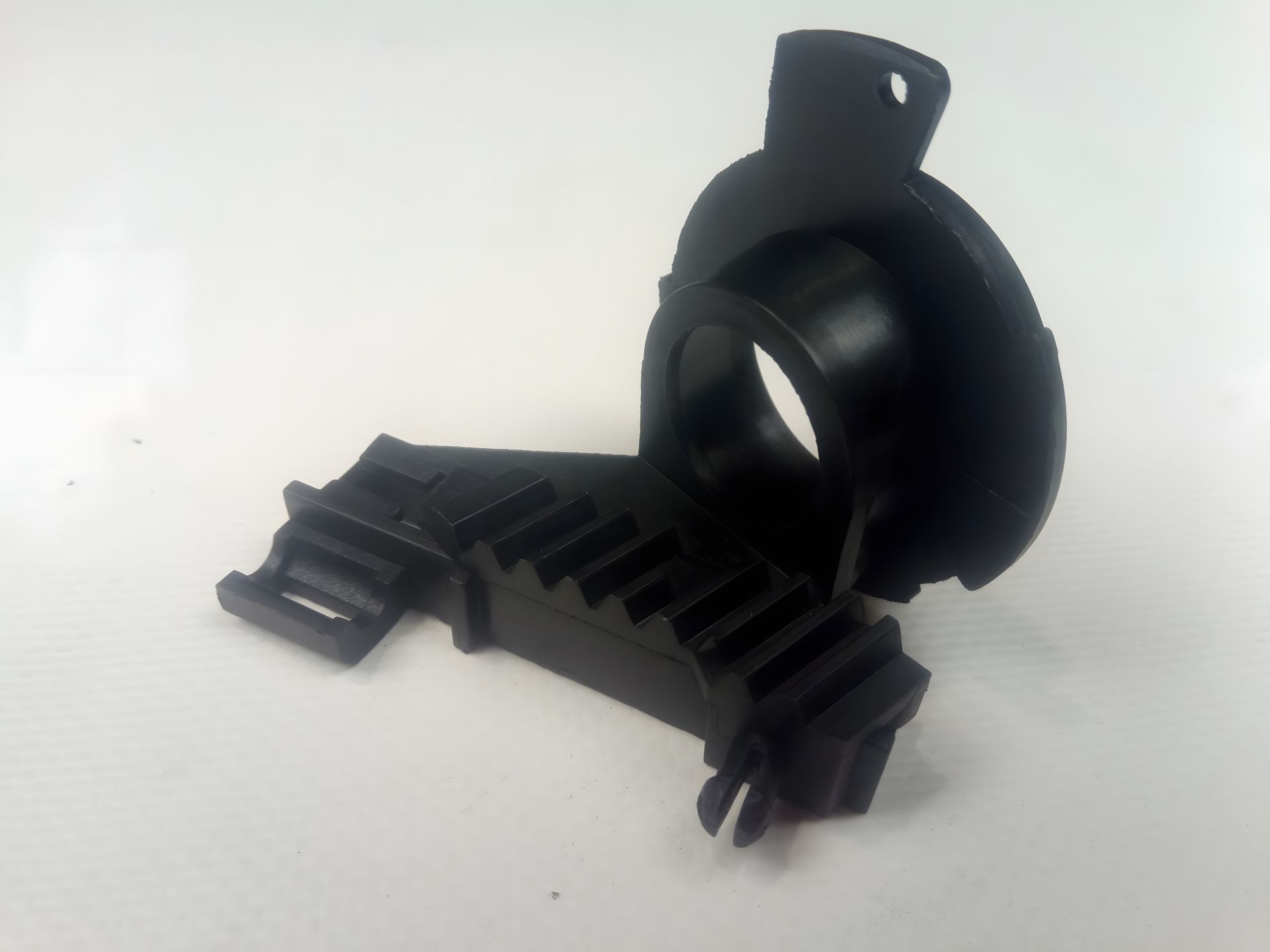 Втулка темп. потока воздуха Lanos, ''OEM'' (95710903) Втулка темп. потока воздуха Lanos, ''OEM'' (95710903)