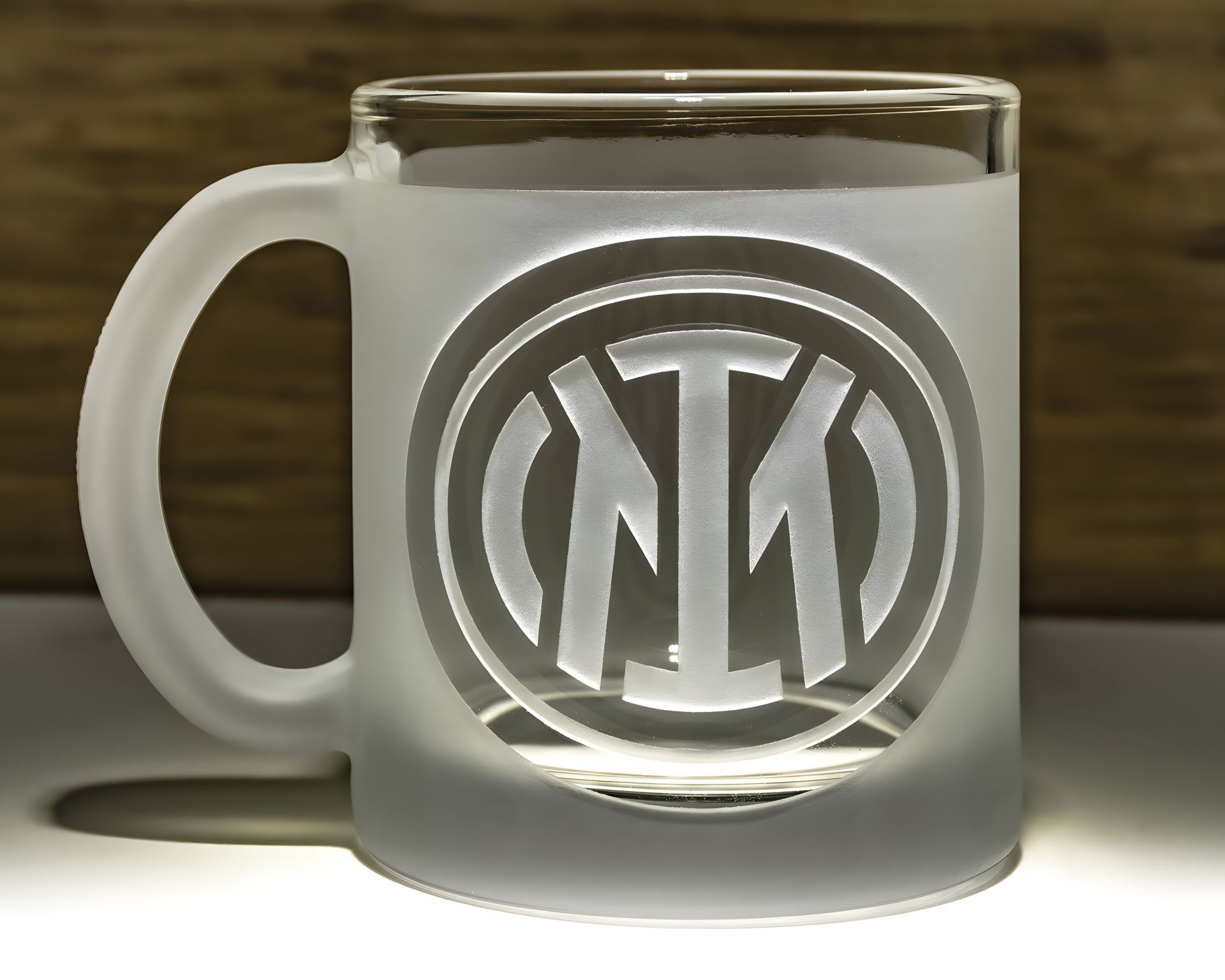 Чашка с гравировкой логотипа футбольного клуба ФК Интер Inter Football Club Чашка с гравировкой логотипа футбольного клуба ФК Интер Inter Football Club