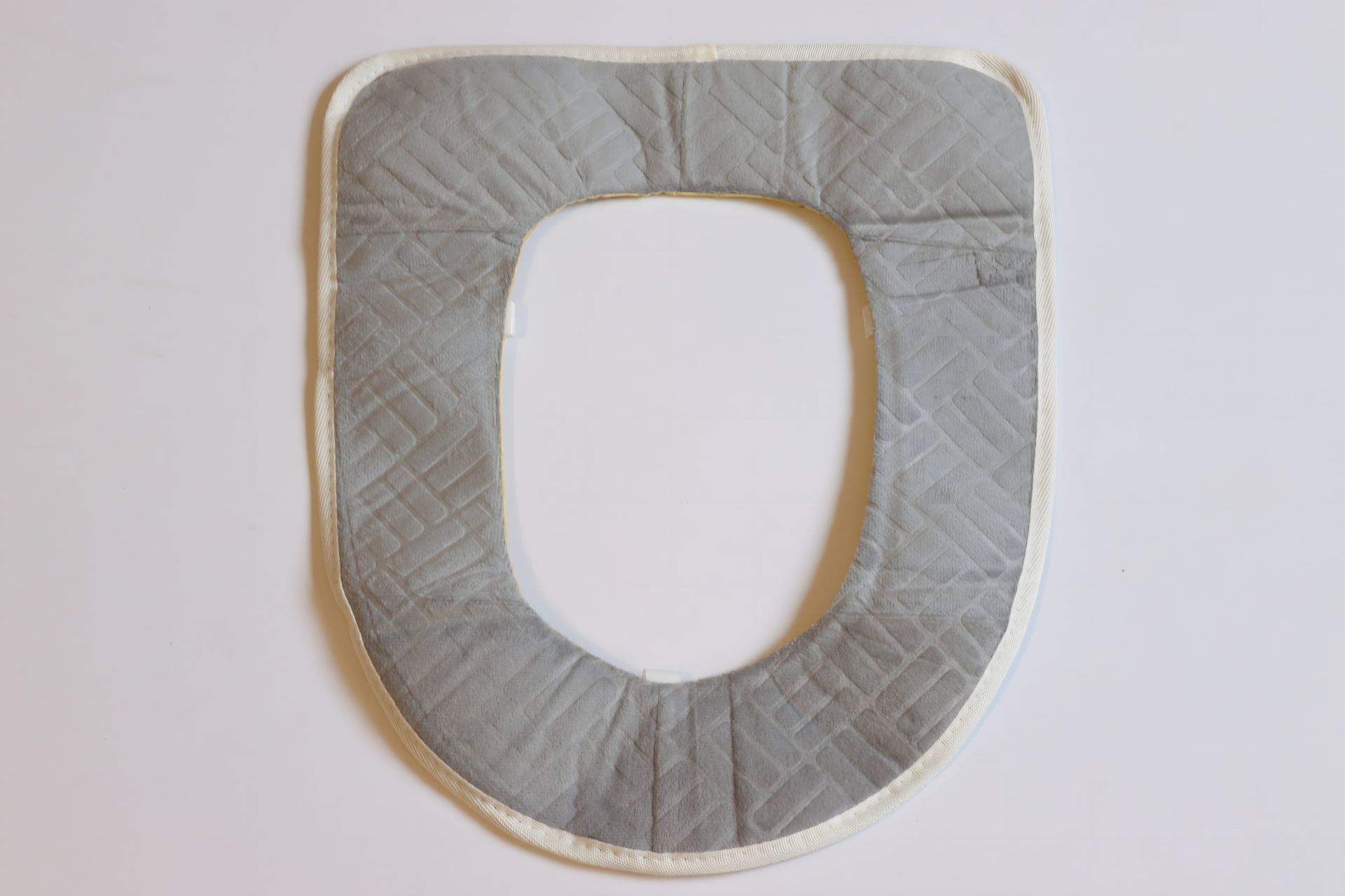 Накладка на ободок унітазу м'яка на липучках арт. 9011 сіра Накладка на ободок унітазу м'яка на липучках арт. 9011 сіра