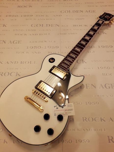 Gibson електрогітара Les Paul Custom White Alpine China
