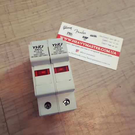 Запобіжник YHKJ проти короткого замикання DC 15-32а 2P Запобіжник YHKJ проти короткого замикання DC 15-32а 2P