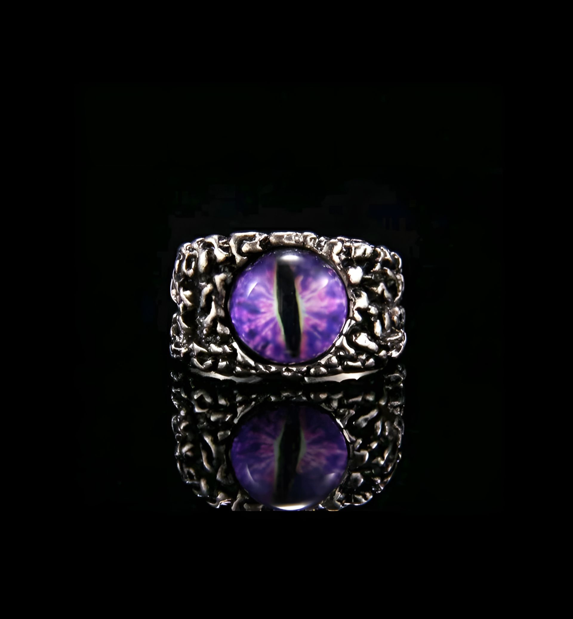 Регулируемое кольцо с глазом змеи в фиолетовом цвете (для мужчин и женщин) Регулируемое кольцо с глазом змеи в фиолетовом цвете (для мужчин и женщин)