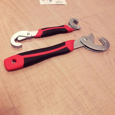 Набор универсальных гаечных зажимных ключей с крючком