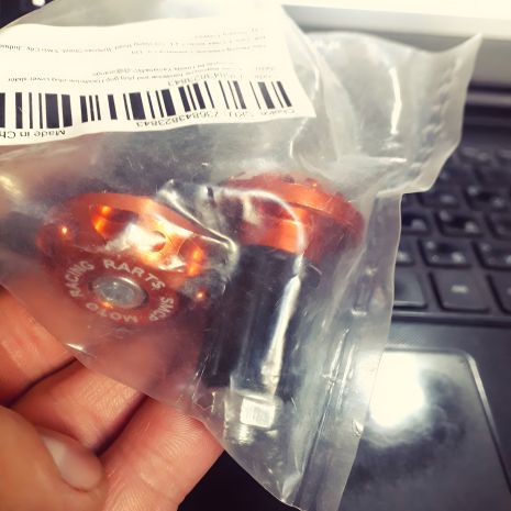 Жовтогарячі заглушки на кермо мотоцикла та велосипеда 16-20 мм