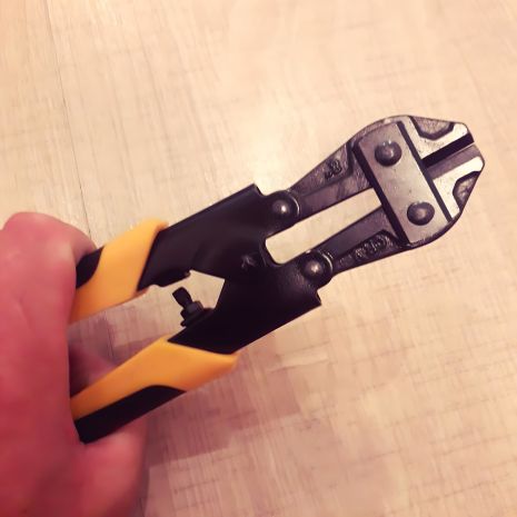 Режущие кусачки для проволоки и гвоздей до 3 мм Deli Режущие кусачки для проволоки и гвоздей до 3 мм Deli