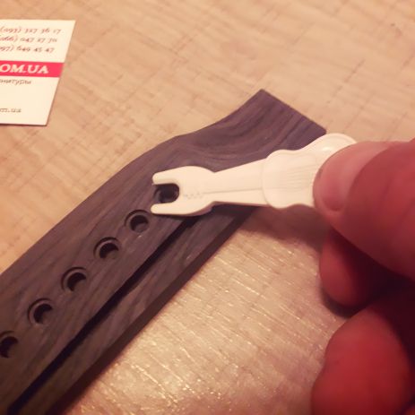 Сідлова ручка для акустичної гітари Сідлова ручка для акустичної гітари