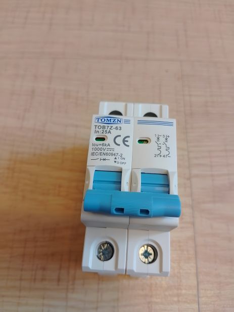 Автоматический DC выключатель Tomzn c25а 1000v для солнечных панелей Автоматический DC выключатель Tomzn c25а 1000v для солнечных панелей