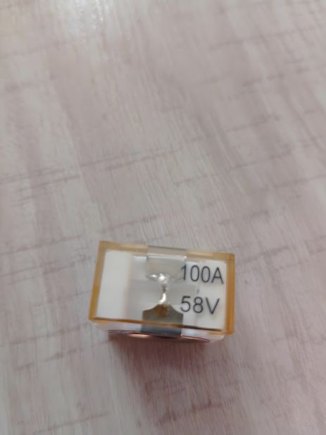 Запасна вставка запобіжника до 100 ампер DC, 58 вольтів Запасна вставка запобіжника до 100 ампер DC, 58 вольтів