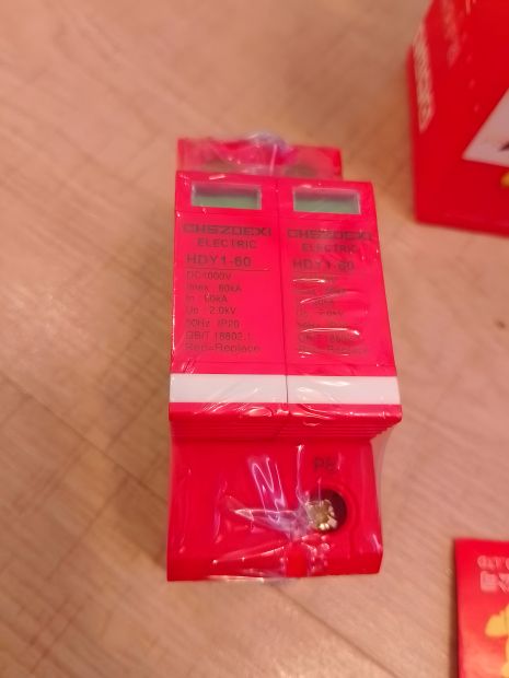 Захист від імпульсних перенапруг ОПН DC, до 60ka 1000V Захист від імпульсних перенапруг ОПН DC, до 60ka 1000V