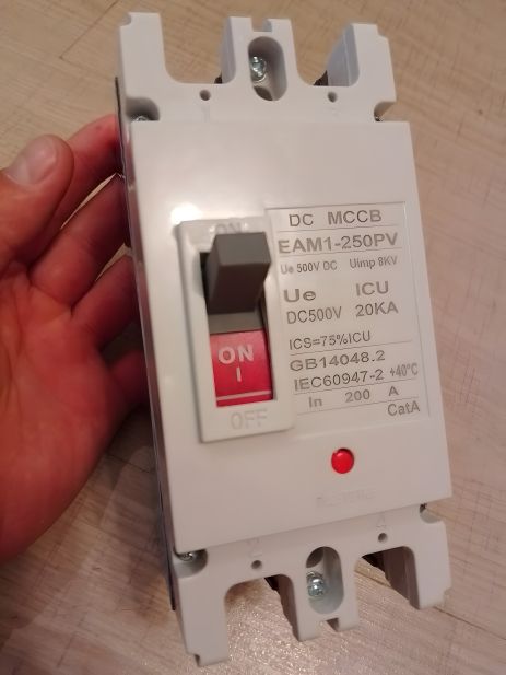 Автоматический выключатель DC mccb 200а Earu 2p для АКБ и панелей