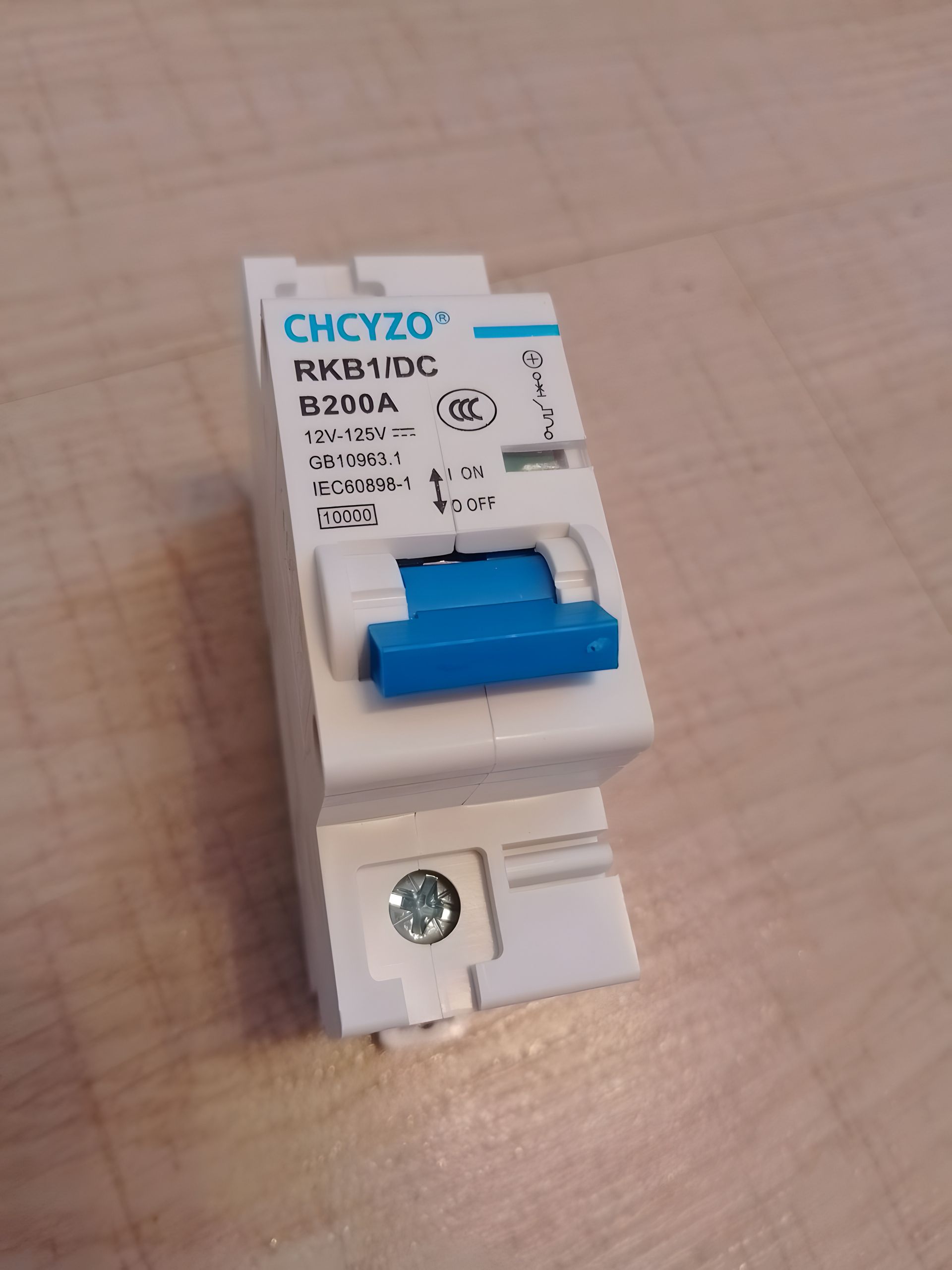 Автоматичний вимикач DC 200 ампер 1Р для АКБ і панелей Автоматичний вимикач DC 200 ампер 1Р для АКБ і панелей