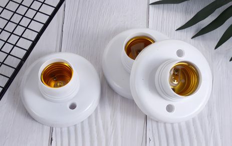 Білий патрон для лампи на 220 вольтів, E27, 78 мм