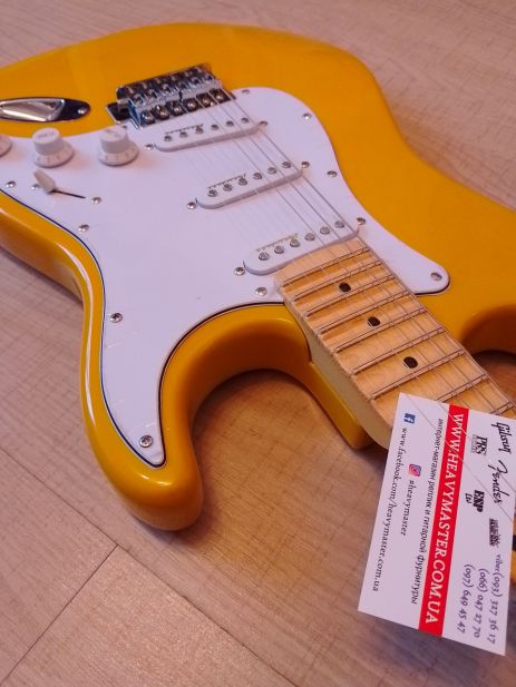 Электрогитара Fender Stratocaster Yngwie Malmsteen горчичный China