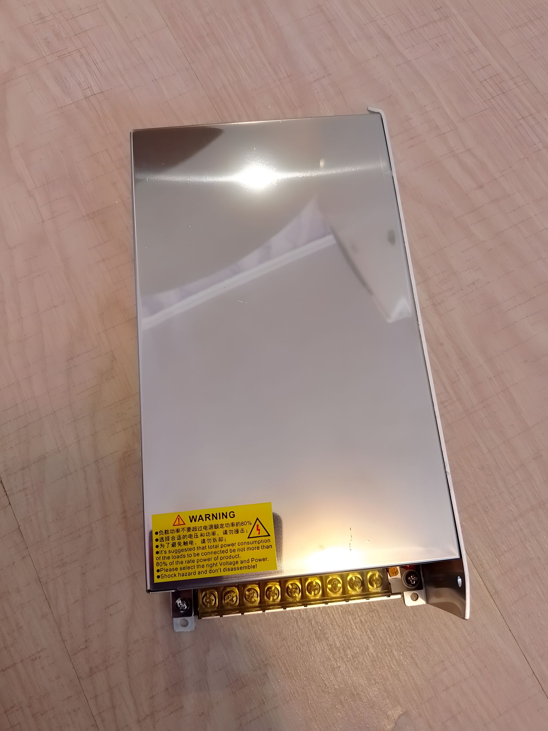 Понижающий преобразователь с AC 110-220 на DC 48 вольт, до 25 ампер Понижающий преобразователь с AC 110-220 на DC 48 вольт, до 25 ампер