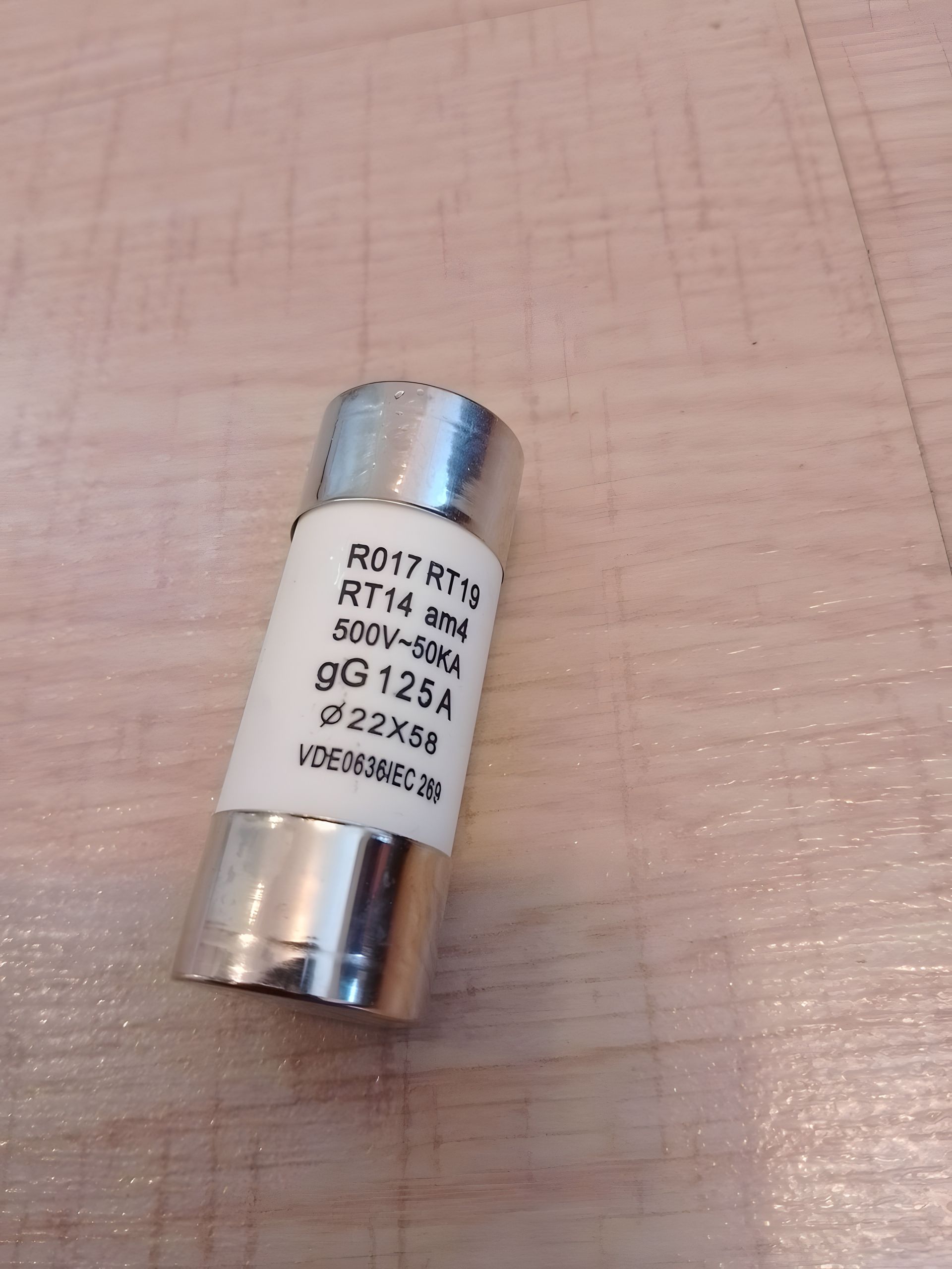 Керамический сменный предохранитель 125a 500v DC Керамический сменный предохранитель 125a 500v DC