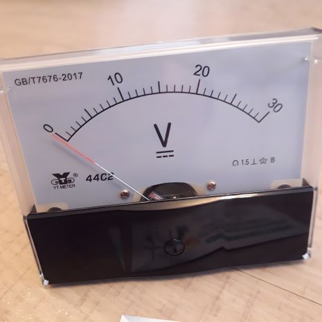Аналоговий універсальний вольтметр DC 0-30 v клас 1,5% Аналоговий універсальний вольтметр DC 0-30 v клас 1,5%