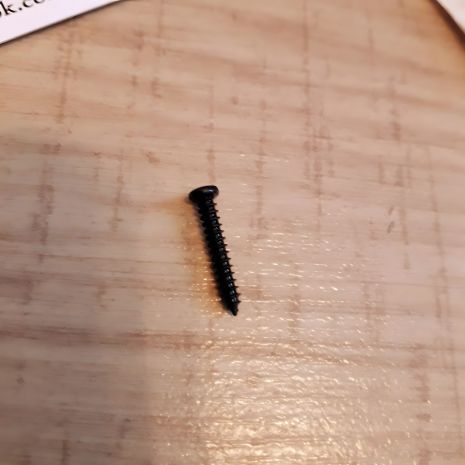 Саморізи шурупи рамок для гітари механіки 16*2,6 мм чорні Саморізи шурупи рамок для гітари механіки 16*2,6 мм чорні