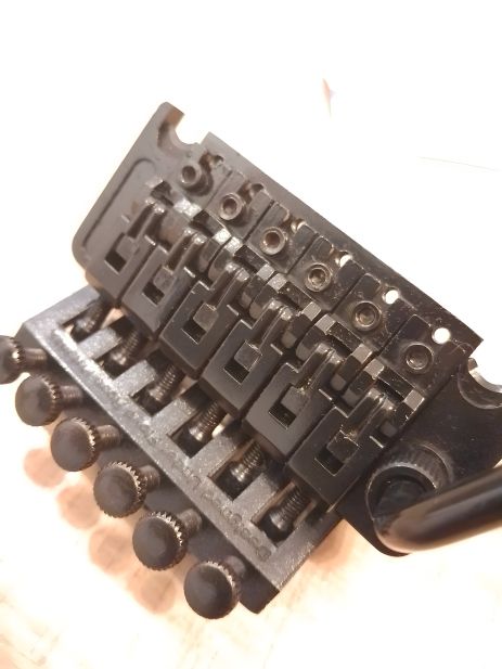 Гітарний бридж Floyd Rose тремоло для електрогітари чорний Гітарний бридж Floyd Rose тремоло для електрогітари чорний