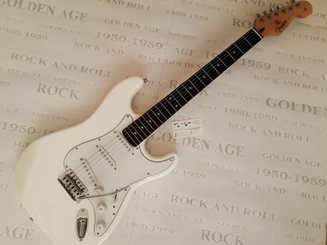 Электрогитара Fender Stratocaster White Rosewood из Китая Электрогитара Fender Stratocaster White Rosewood из Китая