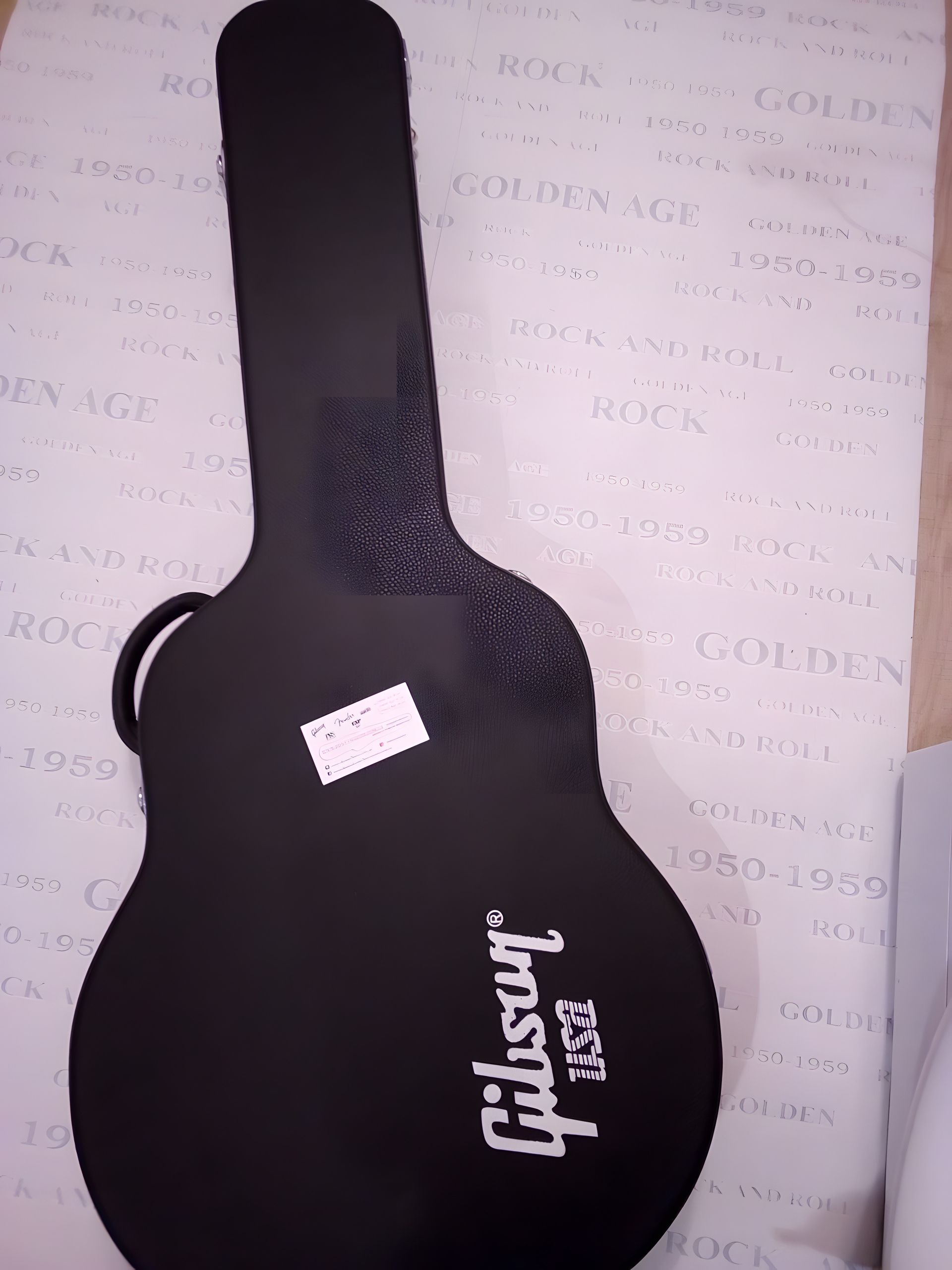 Кофр-чохол кейс для Gibson J200 Black, виготовлений в Китаї Кофр-чохол кейс для Gibson J200 Black, виготовлений в Китаї