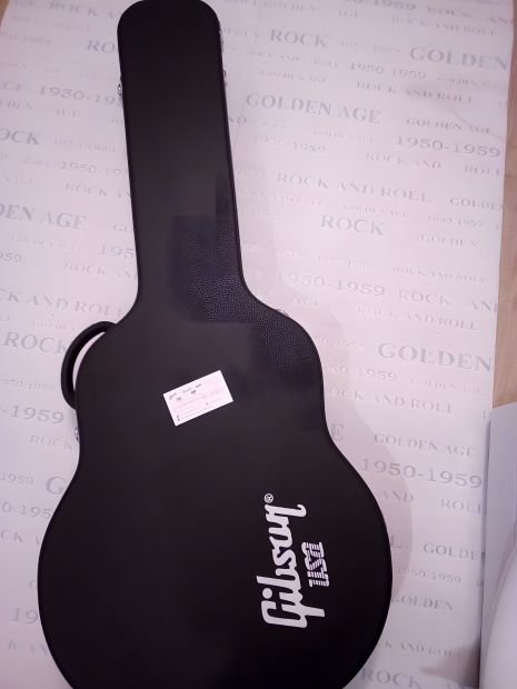 Кофр-чохол кейс для Gibson J200 Black, виготовлений в Китаї Кофр-чохол кейс для Gibson J200 Black, виготовлений в Китаї