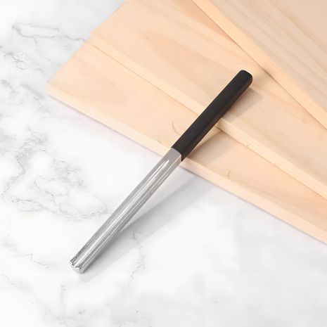 Чотиригранний закотник ладів гітари з алмазним напиленням Чотиригранний закотник ладів гітари з алмазним напиленням