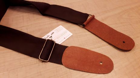 Коричневый ремень для акустической гитары