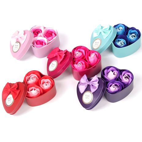 Подарочная коробка сердце с ароматическими лепестками для украшений