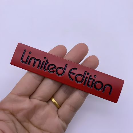 Шильд значок емблема автомобіля limited edition червоний