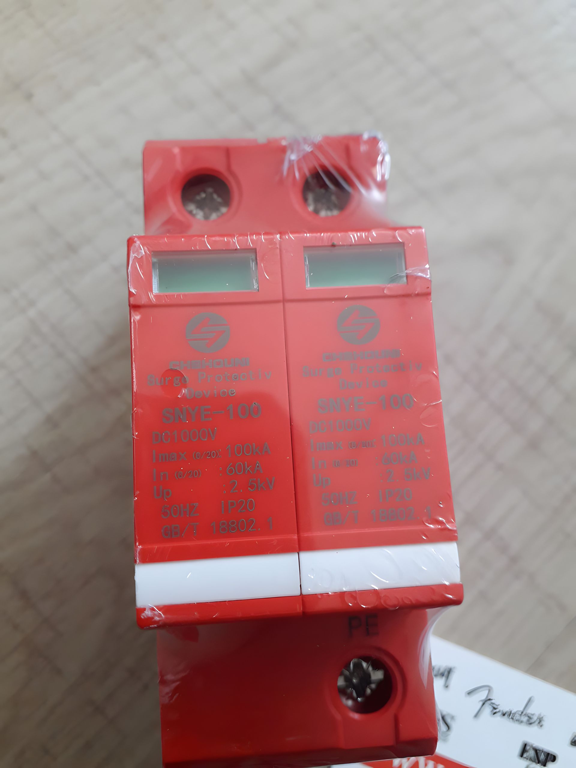 Пристрій захисту від перенапруг імпульсних УЗІП DC до 1000v 100ka Пристрій захисту від перенапруг імпульсних УЗІП DC до 1000v 100ka