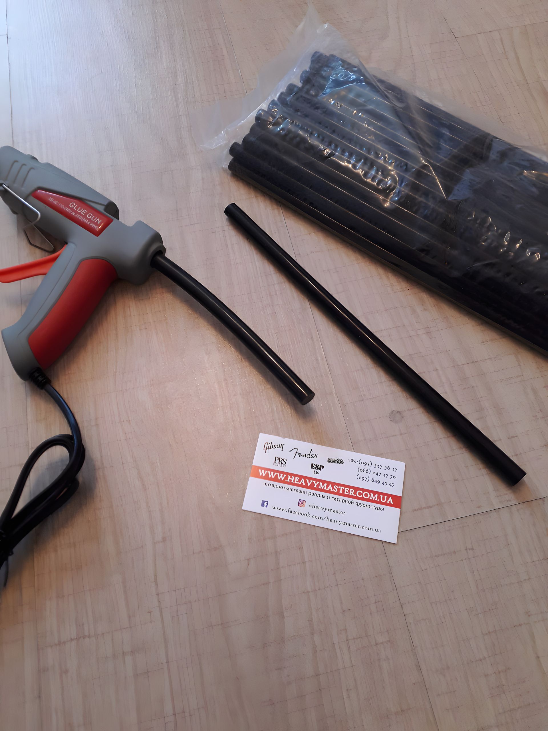 Клей термопистолетный 11 мм 27 см черный Клей термопистолетный 11 мм 27 см черный