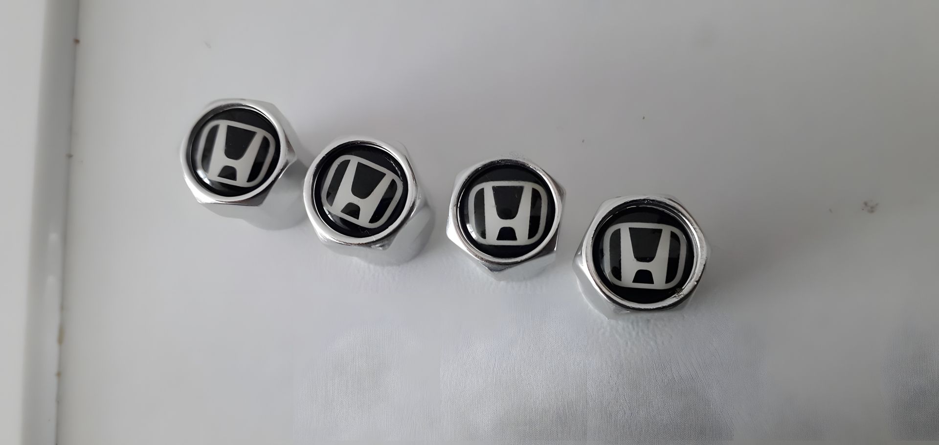 Ниппель-золотник для автомобиля Honda Ниппель-золотник для автомобиля Honda