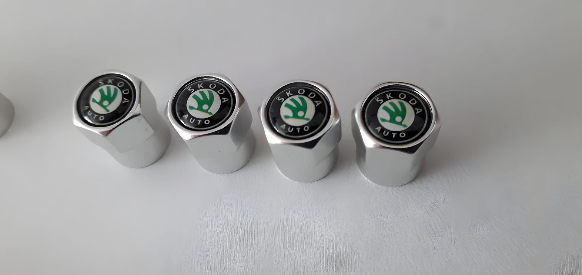 Автомобільний ковпачок на позолотник Skoda Автомобільний ковпачок на позолотник Skoda