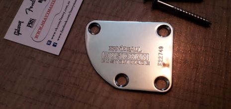 Кріплення для грифу некплейт електрогітари neckplate Ernie Ball Music Man