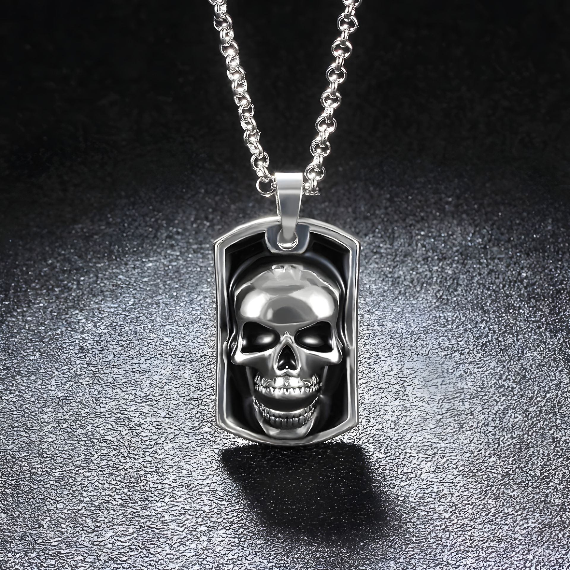 Кулон чоловічий череп у оправі, біжутерія хром ланцюжок із кулоном Кулон чоловічий череп у оправі, біжутерія хром ланцюжок із кулоном