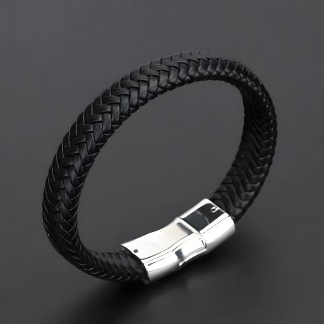 Чоловічий шкіряний браслет з хромованим замком Чоловічий шкіряний браслет з хромованим замком