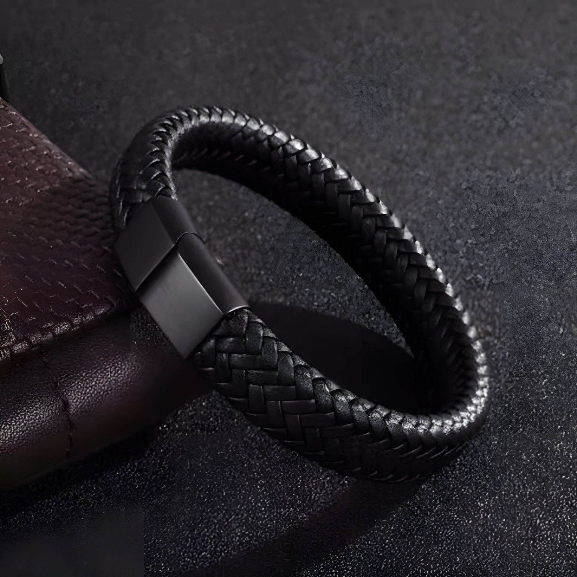 Чоловічий шкіряний браслет на застібці, чорний з чорним замком Чоловічий шкіряний браслет на застібці, чорний з чорним замком