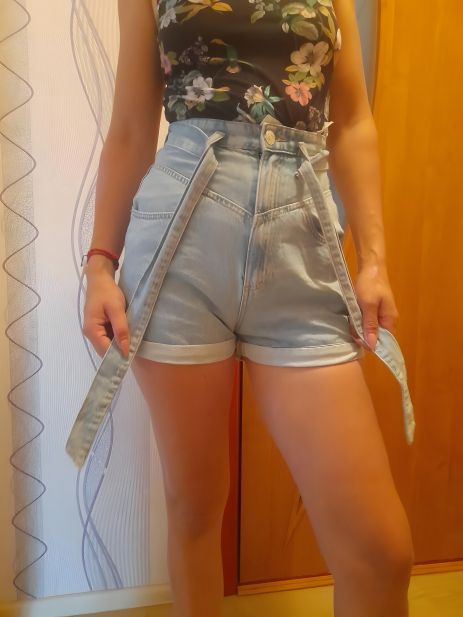 Джинсові шорти ZARA на високій талії Джинсові шорти ZARA на високій талії